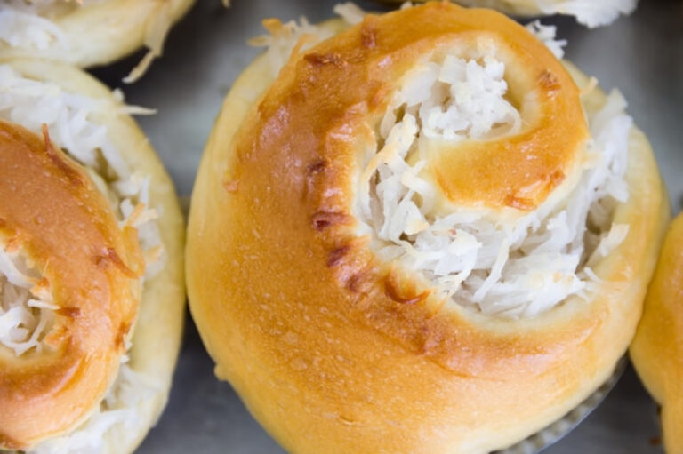 Pão tailandês de coco preparado com produtos Dikoko